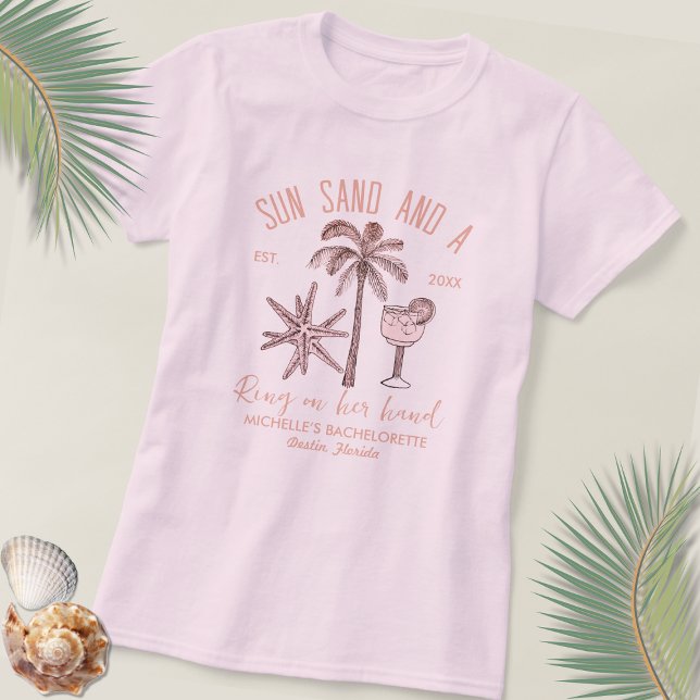Sol Sand och A Ring på hennes hand T Shirt (Skapare uppladdad)