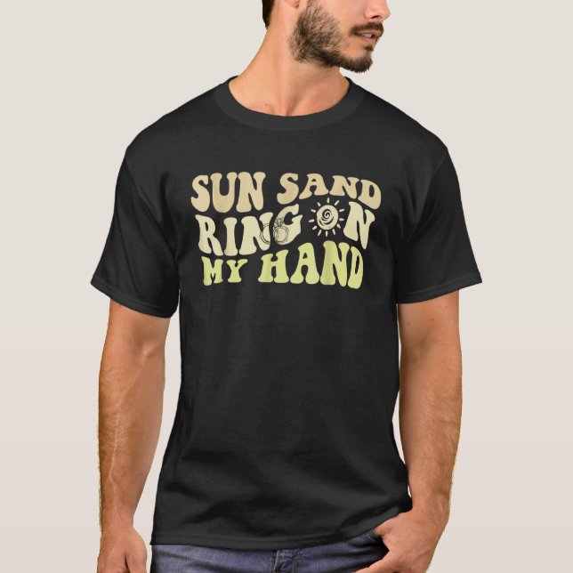 Sol Sand Ring På Min Hand Groovy Systerfest T Shirt (Framsida)