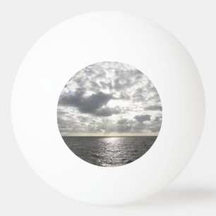 Sol som skiner genom moln pingisboll