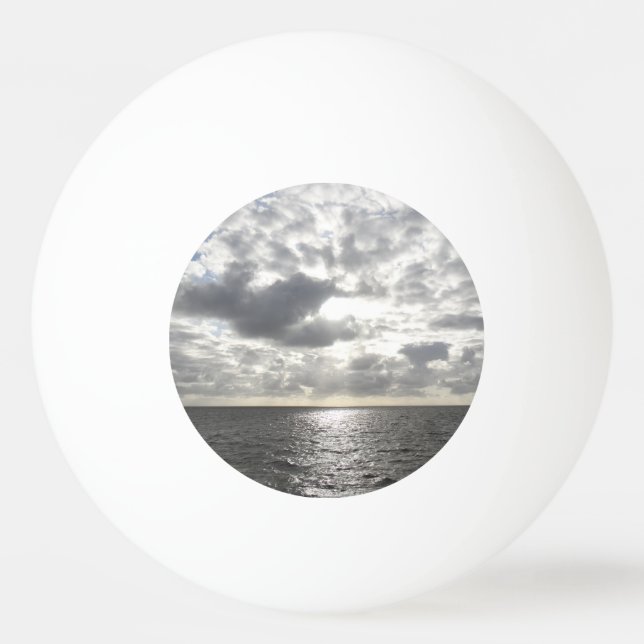 Sol som skiner genom moln pingisboll (Framsidan)