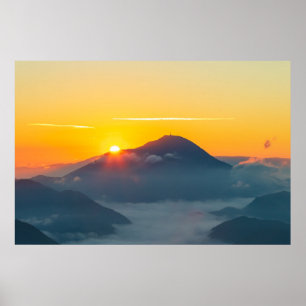Sol som toppar efter Uršlja gora, Slovenien Poster