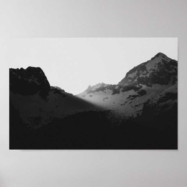 Sol strålar över bergen poster (Framsidan)