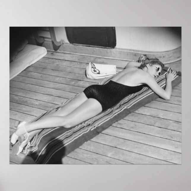 Sol Tanning Woman Poster (Framsidan)