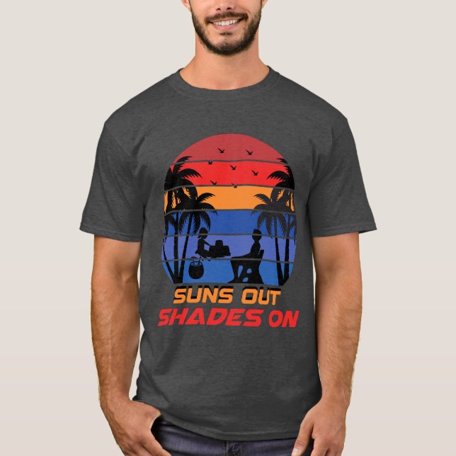 Sol ut, Shades On, Roligt vid Beach T Shirt (Framsida)