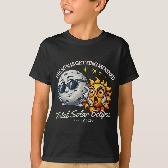 Solar Eclipse April 2024 Sol håller på att mogna T Shirt (Framsida)