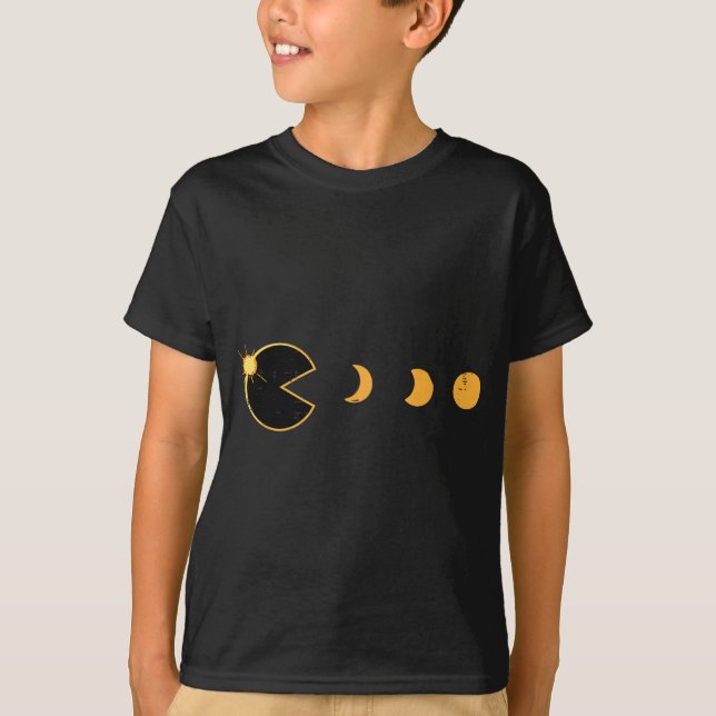 Solar Eclipse Gamer som äter Sol Retro-videospel m T Shirt (Framsida)