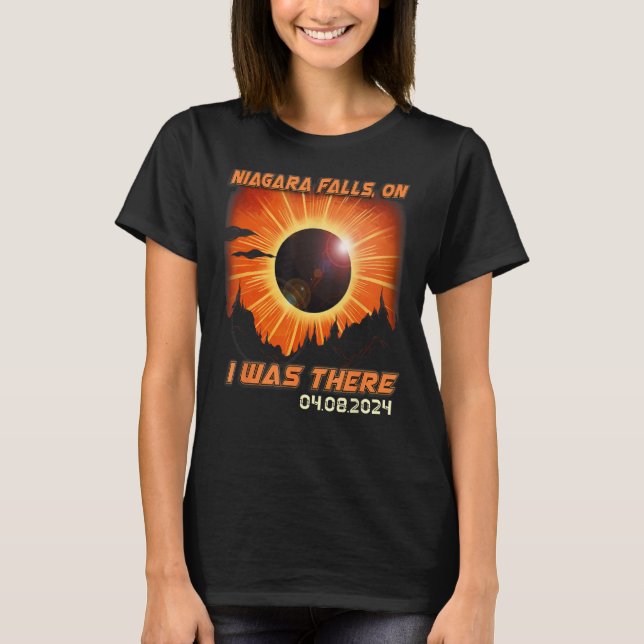 Solar Eclipse Mountain Hiking Niagara Falls T Shirt (Framsida)