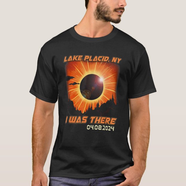 Solar Eclipse Mountain Hiking Sjö Placid Ne T Shirt (Framsida)