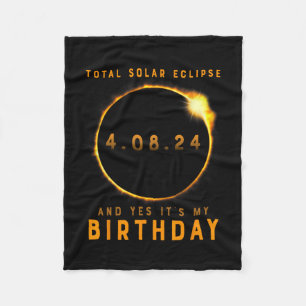 Solar Eclipse totalt och det är min födelsedag i a Fleecefilt