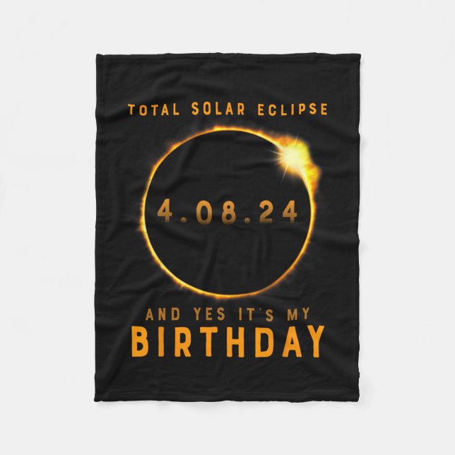 Solar Eclipse totalt och det är min födelsedag i a Fleecefilt (Framsidan)
