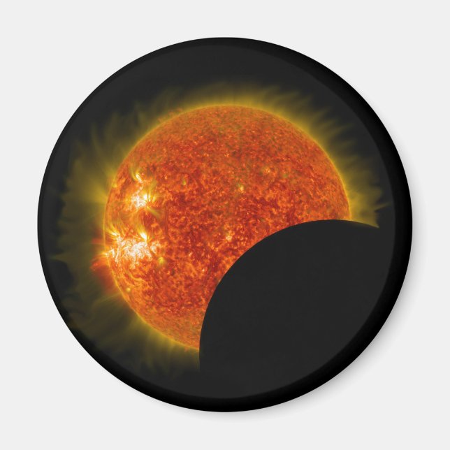 Solar Eclipse under arbete Magnet (Framsidan)