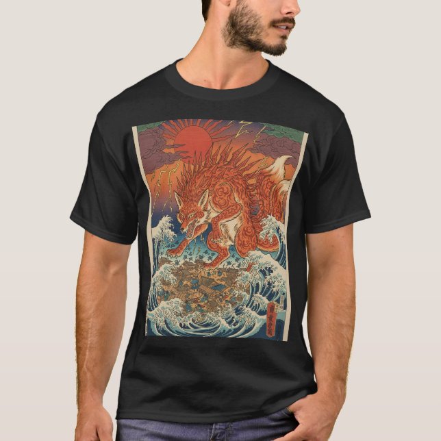 Solar Kitsune Over Waves T Shirt (Framsida)