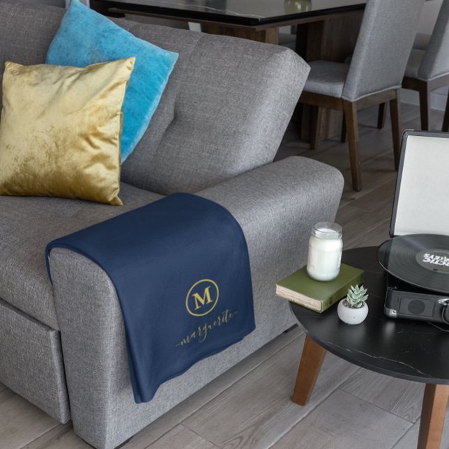 Solblått och Guld Monogram Fleecefilt (Skapare uppladdad)