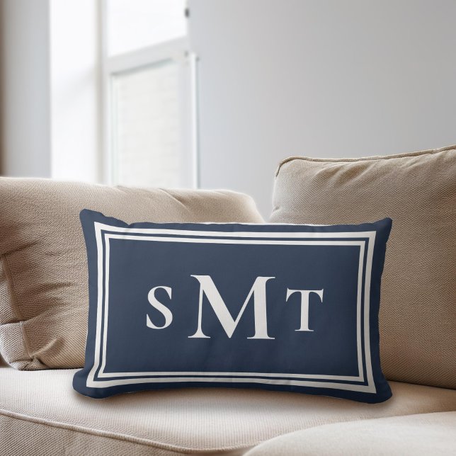 Solblått och vitt 3 Brev Monogram Lumbarkudde (Skapare uppladdad)