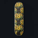 Solblommor Honeycomb Blommönster Black Mini Skateboard Bräda 18,5 Cm<br><div class="desc">Den här utformningen har gult solrosbuketter och en guld hexagonisk bikaka mönster mot svart bakgrund.</div>