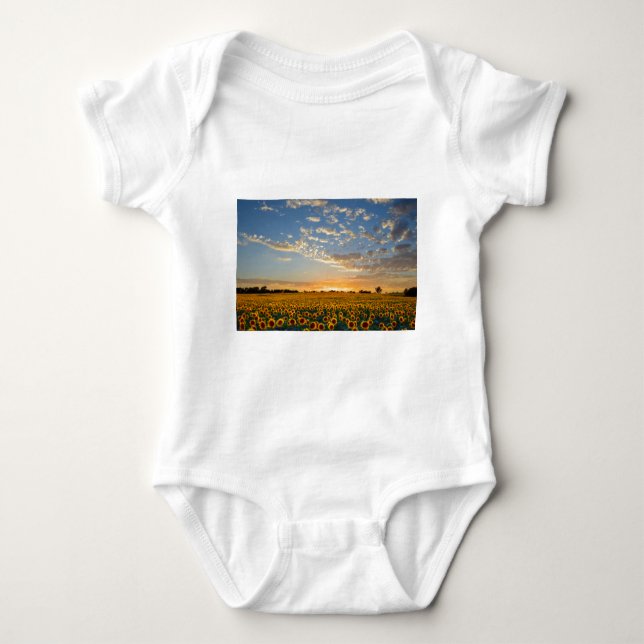 Solblommor i Sunset Tee Shirt (Framsida)