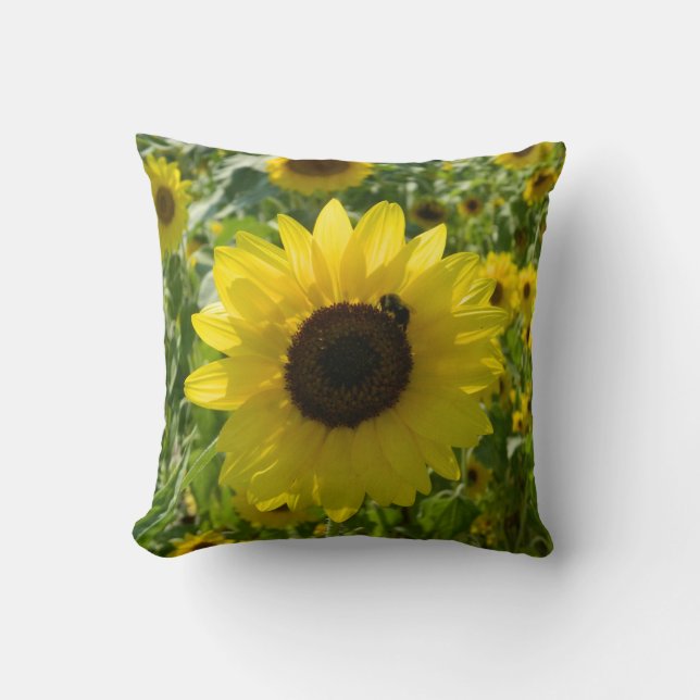 Solblommor (med bi) Pillow Kudde (Framsida)
