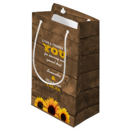 Solblommor och Rustic Wood Bröllop Guest