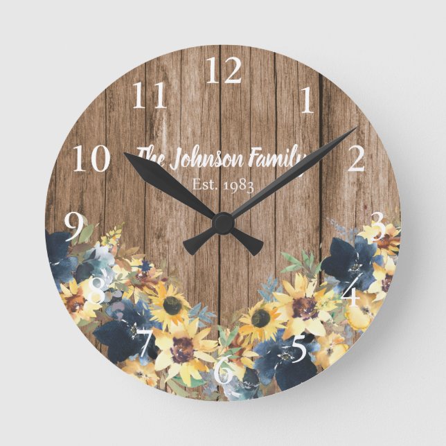 Solblommor Rustic Wood Family Namn Kitchen Clock Rund Klocka (Framsida)