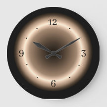 Solbränna med ljust halo-effekt i krämfärg