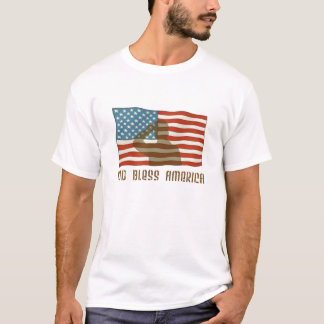 Soldat som saluterar amerikanska flaggan t-shirt