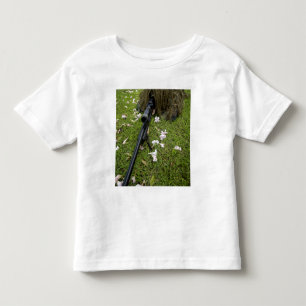 Soldaten övar prickskytttaktik t shirt