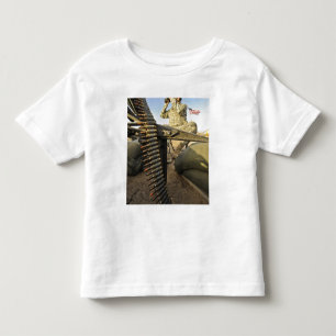 soldaten spanar för fientlig aktivitet t shirt