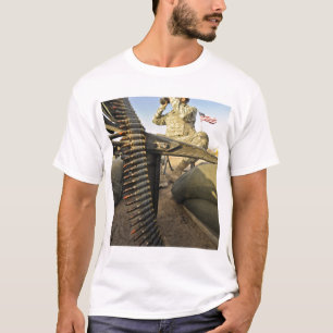 soldaten spanar för fientlig aktivitet tee shirt