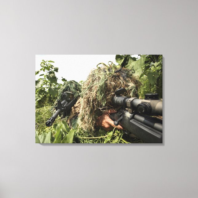 Soldater klädda i ghillie kostym canvastryck (Framsida)