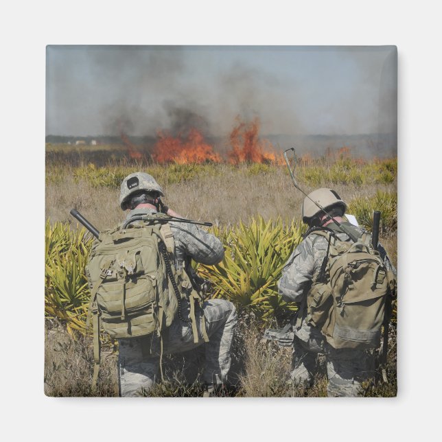 Soldater ringer in information magnet (Framsidan)