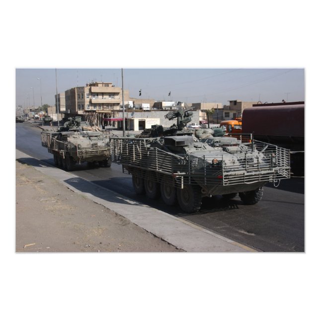 soldater som patrullerar fototryck (Framsidan)