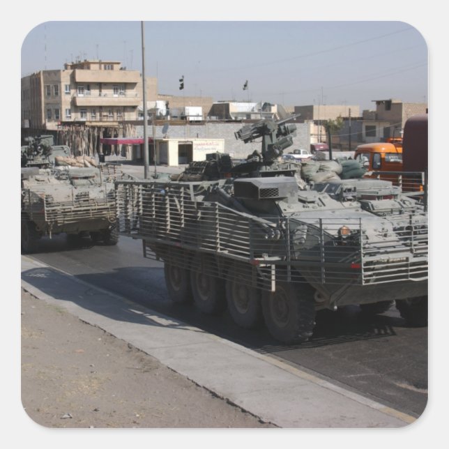 soldater som patrullerar fyrkantigt klistermärke (Framsida)