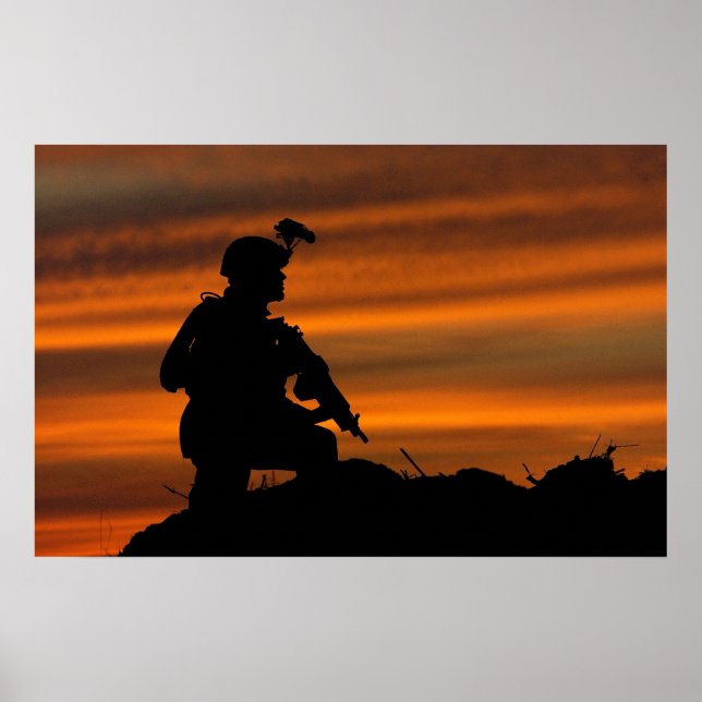 Soldier Conducing a Patrol Poster (Framsidan)