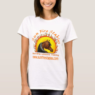 Solen avfyrar stall som logotypen beklär på t-shirt