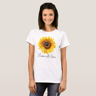 Solfjörsblomning med grace Inspirerande blommor T Shirt