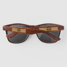 Solglasögon med logotypen StickeerCO