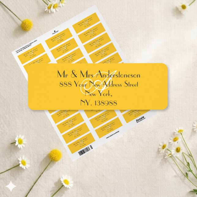 Solgul vigselvit monogram returadress etikett (Perfect for the Sunny Yellow Wedding, or for whenever you want a stylish return address label.)