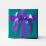 Solid Färg Blue Teal Presentpapper<br><div class="desc">Solid färg Biscayabukten som är papper för att matcha den valda paletten bröllop färg. Du kan anpassa bakgrunden till färg i den här tomma designen. Du kan också lägga till text om du vill.</div>