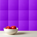 Solid färg vivid violett lila kakelplatta<br><div class="desc">Fast utformning av färg levande violett lila.</div>