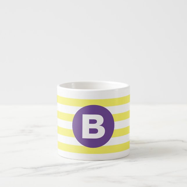 Soligt gulrandig lila monogram espressomugg (Framsidan)