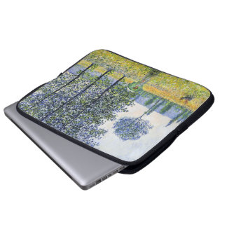 Solljus verkställer under poplarsna Claude Monet Laptop Sleeve