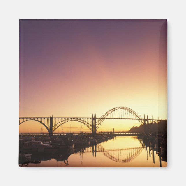 Solnedgång bakom Newport Bridge, Oregon Magnet (Framsidan)