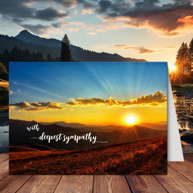 Solnedgång, djup sympati kort (Sympathy or condolences greeting or note card with a sunset over a hilly landscape in vibrant colors)
