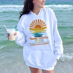 Solnedgång för familjens vänner i Anpassningsbarna Hoodie<br><div class="desc">Bask i varma ögonblick med "Beach Vacation Family Friends Anpassningsbar Coola Sunset Hoodie". Det här hoodie är ditt språkval för avslappnad strand stil, med egenskaper som skapar minnen tillsammans med semesterskjorta, semesterskjortor för anpassningsbar i familjen och solnedgångstrålar vågigt design. Personligen gör att du får en unik och enad syn på...</div>