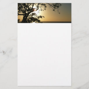 Solnedgång genom Träd II Tropiskt fotografi Brevpapper