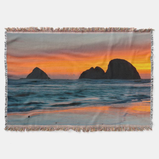 Solnedgång, Havsstaplar, Oceanside, Oregon, USA Filt (Framsidan)