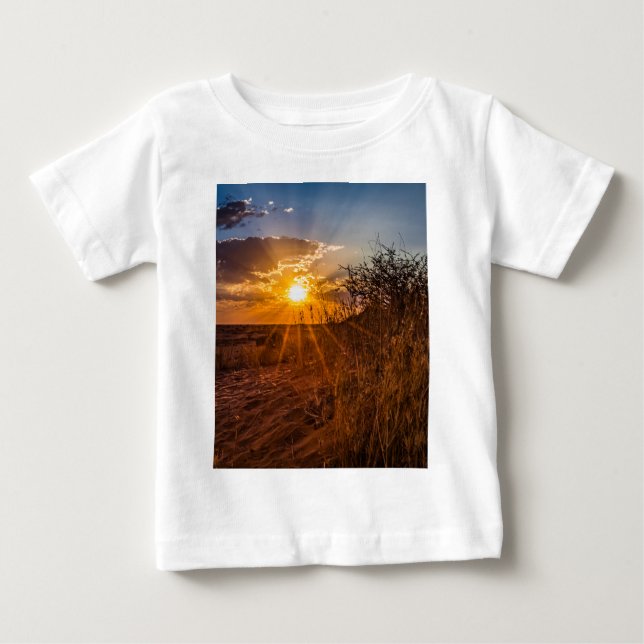 Solnedgång i Kalahari-öknen, Namibia T Shirt (Framsida)