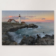 Solnedgång i Portland Head Lighthouse på Maine Kus
