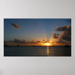 Solnedgång med segelbåtar - Tropiskt liggande foto Poster