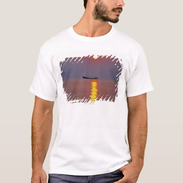 Solnedgång och hav 2 tee (Framsida)